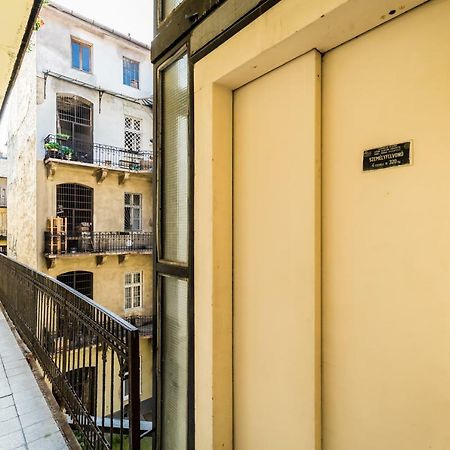 Bpr Little Attractico Apartment Будапеща Екстериор снимка