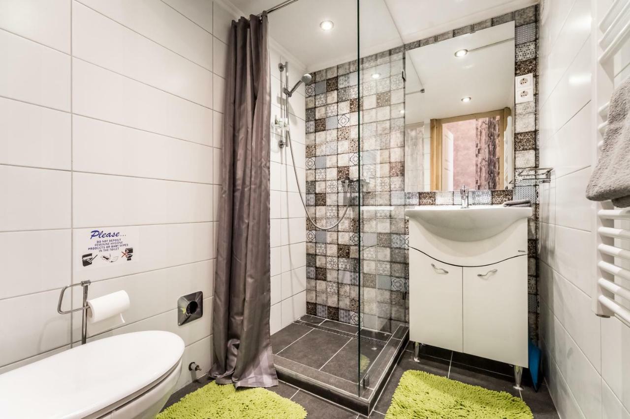 Bpr Little Attractico Apartment Будапеща Екстериор снимка